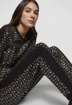 EA7 Emporio Armani PANTS ALLVOER LOGO Pantalon De Survêtement Fancy Black/gold Coloured Femme -EA7 Emporio Armani Soldes Magasin dedb94daa56c4f1f8adc993117938614