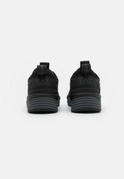 EA7 Emporio Armani UNISEX Baskets Basses Black 8 EA7 Emporio Armani UNISEX Baskets Basses Black -EA7 Emporio Armani Soldes Magasin e80a8e3639cf4bd4b64934d0b319909e