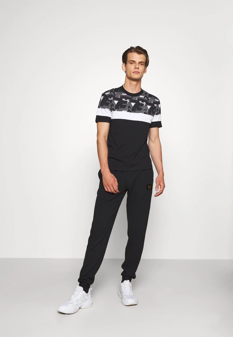 EA7 Emporio Armani Homme Pantalon De Survêtement Black 2 EA7 Emporio Armani Homme Pantalon De Survêtement Black – Image 2