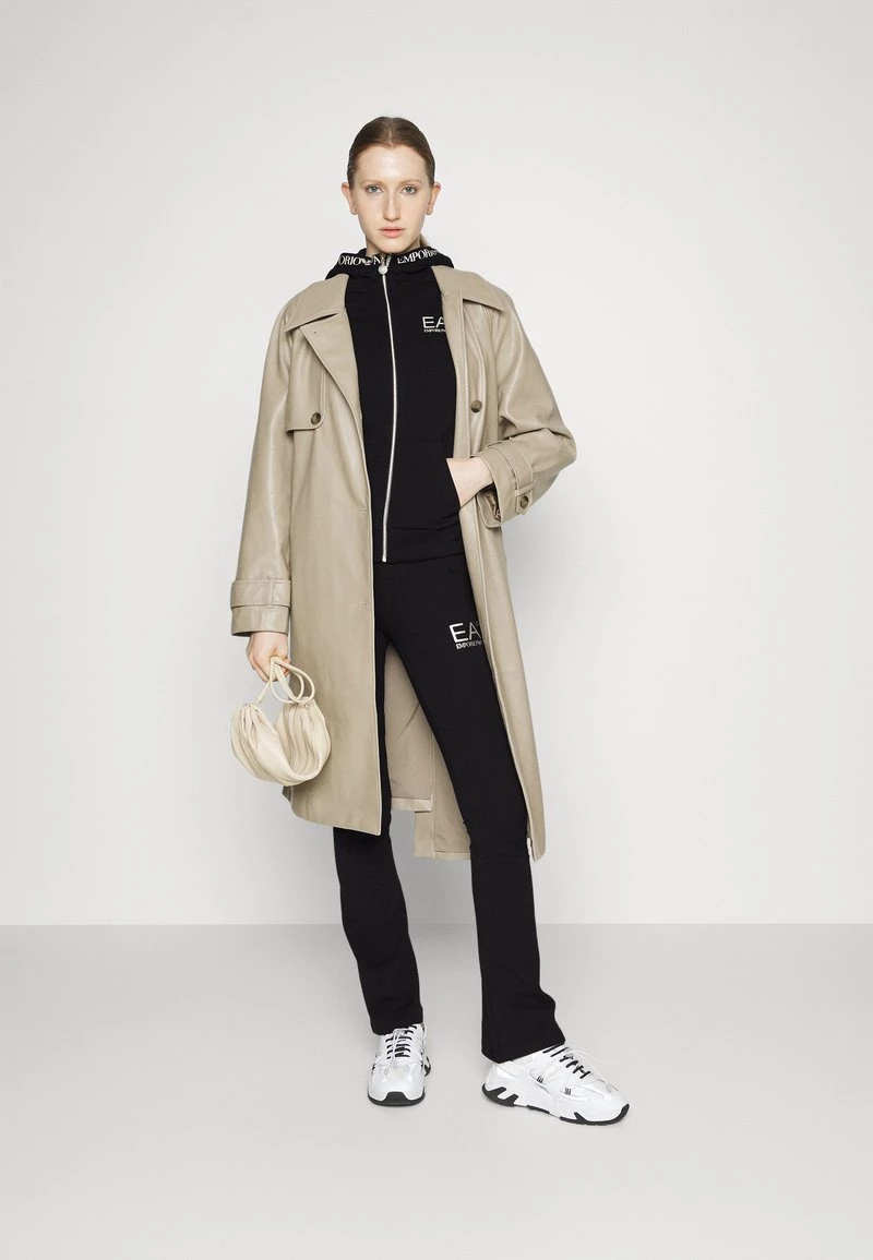 EA7 Emporio Armani Femme Sweat à Capuche Zippé Black/gold 2 EA7 Emporio Armani Femme Sweat à Capuche Zippé Black/gold – Image 2