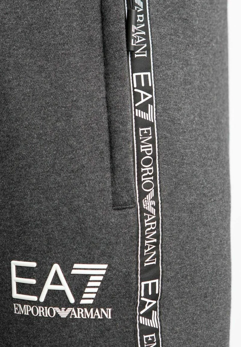 EA7 Emporio Armani Homme SPODNIE Pantalon De Survêtement Grey 5 EA7 Emporio Armani Homme SPODNIE Pantalon De Survêtement Grey – Image 5