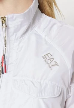 EA7 Emporio Armani TENNIS CLUB JACKET Veste Coupe Vent Bianco Femme 13 EA7 Emporio Armani TENNIS CLUB JACKET Veste Coupe Vent Bianco Femme -EA7 Emporio Armani Soldes Magasin fa01a7ee455c4fd79bc8d9cc28ae27b1