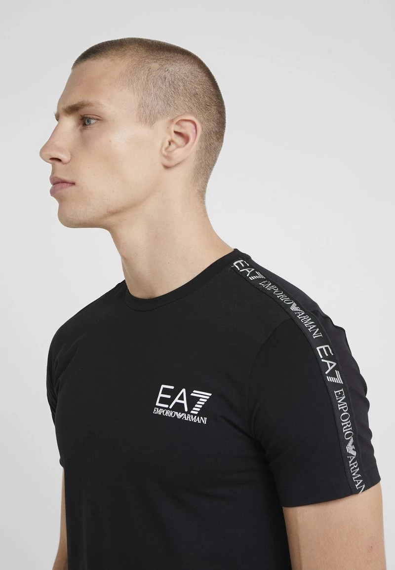 EA7 Emporio Armani SIDE TAPE T Shirt Imprimé Black Homme 5 EA7 Emporio Armani SIDE TAPE T Shirt Imprimé Black Homme – Image 5