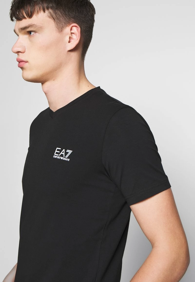 EA7 Emporio Armani Homme V NECK T Shirt Imprimé Black 4 EA7 Emporio Armani Homme V NECK T Shirt Imprimé Black – Image 4