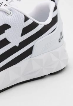 EA7 Emporio Armani UNISEX Baskets Basses White/black -EA7 Emporio Armani Soldes Magasin fe7a1da0a59f421b90048e9bad97ec7b