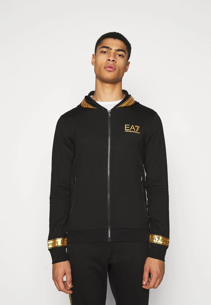 EA7 Emporio Armani Homme Sweat à Capuche Zippé Black/gold 1 EA7 Emporio Armani Homme Sweat à Capuche Zippé Black/gold