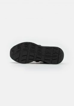 EA7 Emporio Armani UNISEX Bottines à Lacets Black 10 EA7 Emporio Armani UNISEX Bottines à Lacets Black -EA7 Emporio Armani Soldes Magasin 02c9148769d347839023efa2198d7e7e