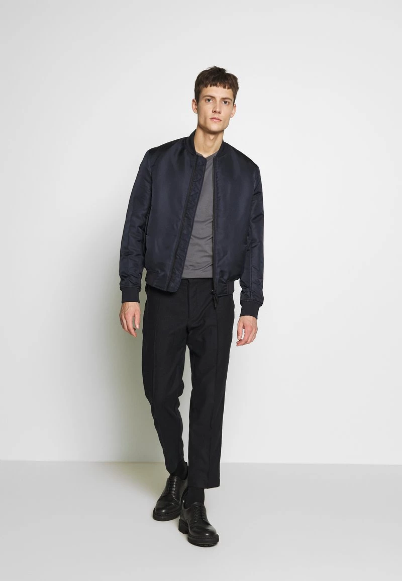 EA7 Emporio Armani Homme T Shirt Basique Iron Gate 2 EA7 Emporio Armani Homme T Shirt Basique Iron Gate – Image 2