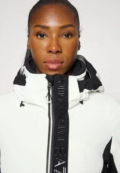 EA7 Emporio Armani Femme Veste De Ski Snow White 13 EA7 Emporio Armani Femme Veste De Ski Snow White -EA7 Emporio Armani Soldes Magasin 08f390b40e31463386b45b7283510647