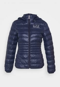 EA7 Emporio Armani Veste D'hiver Navy Blue Femme 14 EA7 Emporio Armani Veste D'hiver Navy Blue Femme -EA7 Emporio Armani Soldes Magasin 0fb650c1d3ff433da878f42b76d5c44b