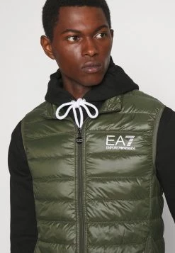EA7 Emporio Armani DOWN WAIST COAT Veste Sans Manches Olive Homme 9 EA7 Emporio Armani DOWN WAIST COAT Veste Sans Manches Olive Homme -EA7 Emporio Armani Soldes Magasin 1b2f9dcf2220443fb7b5b52a81abd9d6