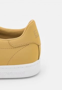 EA7 Emporio Armani UNISEX Baskets Basses Gold -EA7 Emporio Armani Soldes Magasin 2b21e0280a874d28b7f7b3f6bf26ced4