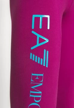 EA7 Emporio Armani Femme Legging Boysenberry/scuba Blue 11 EA7 Emporio Armani Femme Legging Boysenberry/scuba Blue -EA7 Emporio Armani Soldes Magasin 3954efe2ee5643b4852e653a2def9495