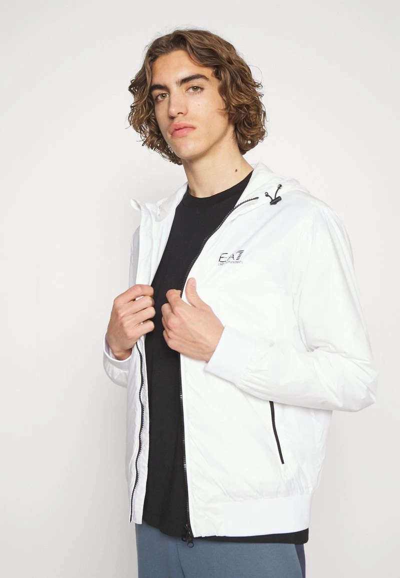 EA7 Emporio Armani JACKET Veste Mi Saison White Homme 4 EA7 Emporio Armani JACKET Veste Mi Saison White Homme – Image 4