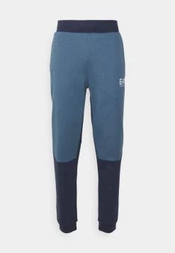 EA7 Emporio Armani TROUSER Pantalon De Survêtement Blue Homme -EA7 Emporio Armani Soldes Magasin 46e23ec653b644ac879c031ed27e49e6