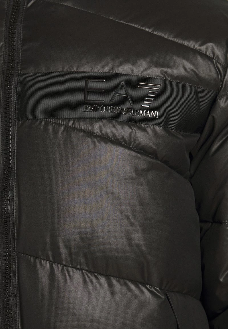 EA7 Emporio Armani Veste D'hiver Black Homme 7 EA7 Emporio Armani Veste D'hiver Black Homme – Image 7