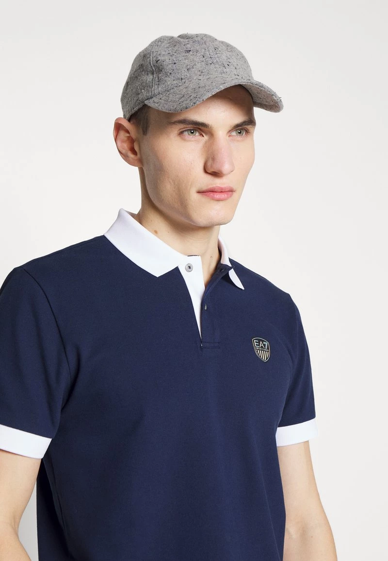 EA7 Emporio Armani Polo Dark Blue Homme 4 EA7 Emporio Armani Polo Dark Blue Homme – Image 4