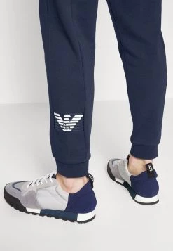 EA7 Emporio Armani Homme TROUSER Pantalon De Survêtement Dark Blue 9 EA7 Emporio Armani Homme TROUSER Pantalon De Survêtement Dark Blue -EA7 Emporio Armani Soldes Magasin 7cf63dd7487a4e589d0552fea3eb2096