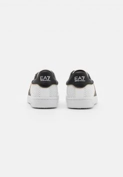 EA7 Emporio Armani UNISEX Baskets Basses White/black/gold 8 EA7 Emporio Armani UNISEX Baskets Basses White/black/gold -EA7 Emporio Armani Soldes Magasin 8934e3810c714821a0ad07d894a672bb