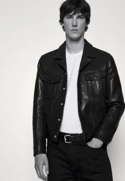 EA7 Emporio Armani T Shirt Imprimé White/black Homme -EA7 Emporio Armani Soldes Magasin 8e32b7ab51f7454689f0586f19f612e8