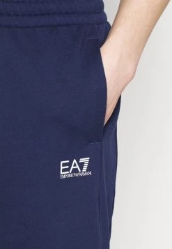 EA7 Emporio Armani BERMUDA Short Dark Blue Homme 9 EA7 Emporio Armani BERMUDA Short Dark Blue Homme -EA7 Emporio Armani Soldes Magasin 9af865ddfda843eb956889788641476a