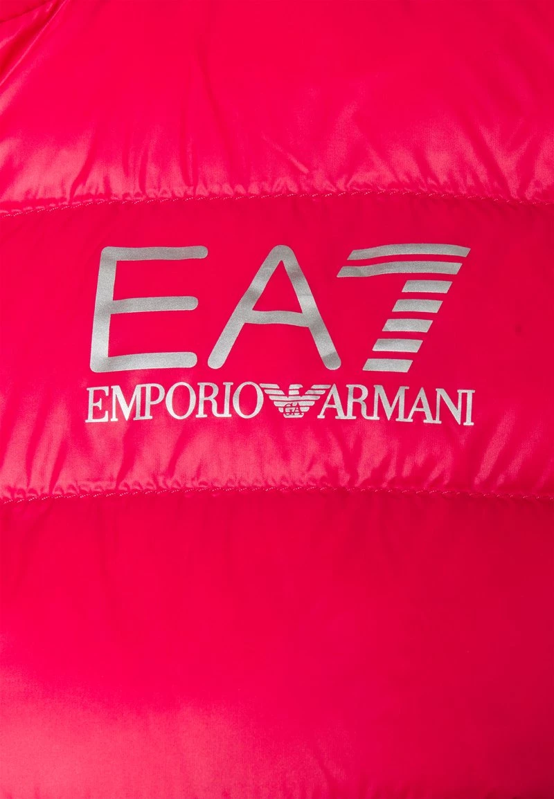 EA7 Emporio Armani Femme Veste D'hiver Rose Red 4 EA7 Emporio Armani Femme Veste D'hiver Rose Red – Image 4