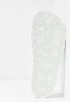 EA7 Emporio Armani VISIBILITY Mules White Unisex 10 EA7 Emporio Armani VISIBILITY Mules White Unisex -EA7 Emporio Armani Soldes Magasin a0bf99d2df7f4c2ab880e869b819a130