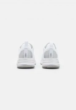 EA7 Emporio Armani UNISEX Baskets Basses White/silver -EA7 Emporio Armani Soldes Magasin ac5053a6306048f98e68a8078305b64e