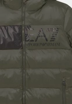 EA7 Emporio Armani GIUBBOTTO Veste D'hiver Forest Night Enfant 5 EA7 Emporio Armani GIUBBOTTO Veste D'hiver Forest Night Enfant -EA7 Emporio Armani Soldes Magasin b605aee9be5f4cf39607e451b9bba43a