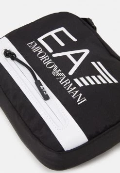 EA7 Emporio Armani UNISEX Sac Bandoulière Black/white 9 EA7 Emporio Armani UNISEX Sac Bandoulière Black/white -EA7 Emporio Armani Soldes Magasin b9343ef562384702a692d89c91e71de6