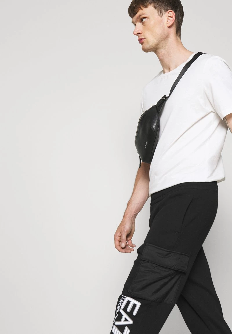 EA7 Emporio Armani Pantalon De Survêtement Black/white Homme 4 EA7 Emporio Armani Pantalon De Survêtement Black/white Homme – Image 4