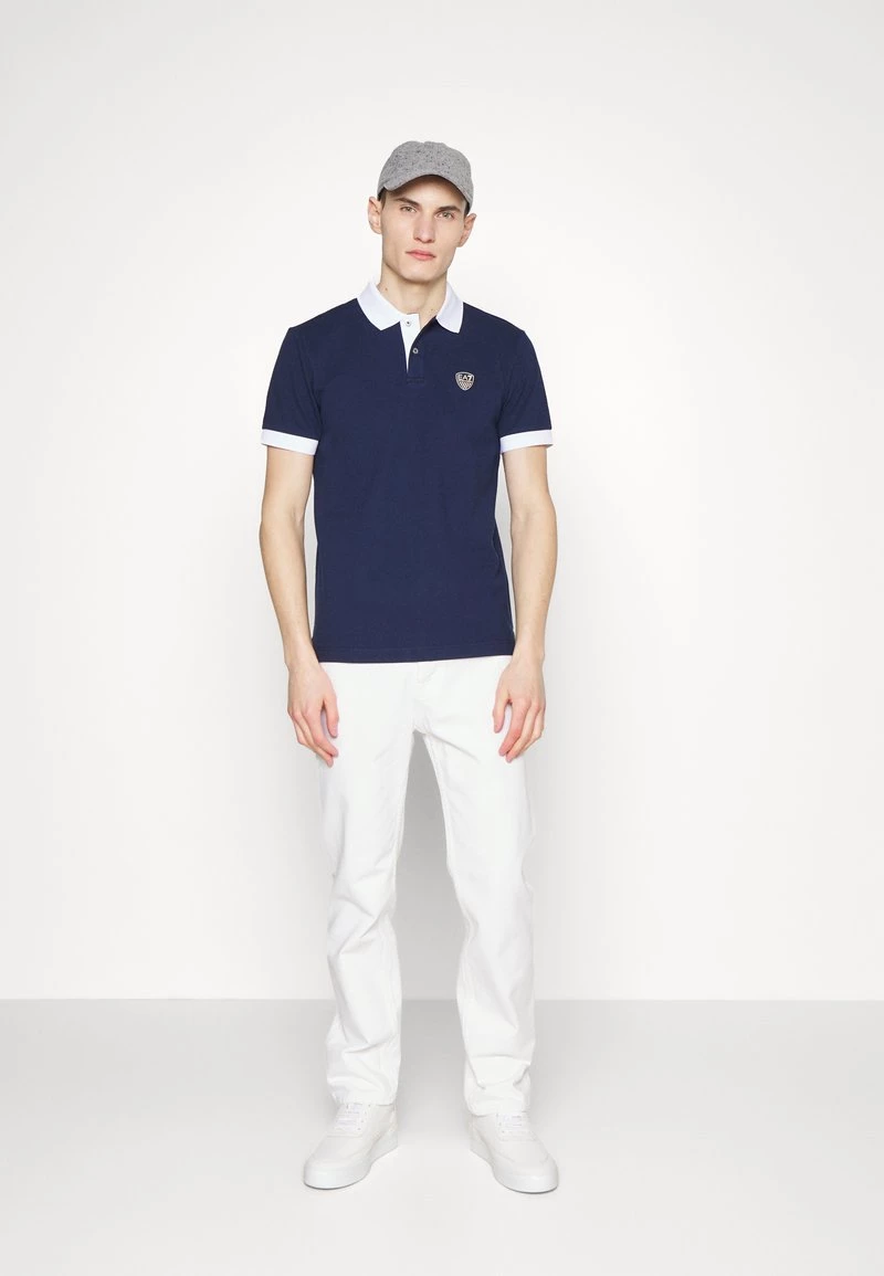 EA7 Emporio Armani Polo Dark Blue Homme 2 EA7 Emporio Armani Polo Dark Blue Homme – Image 2