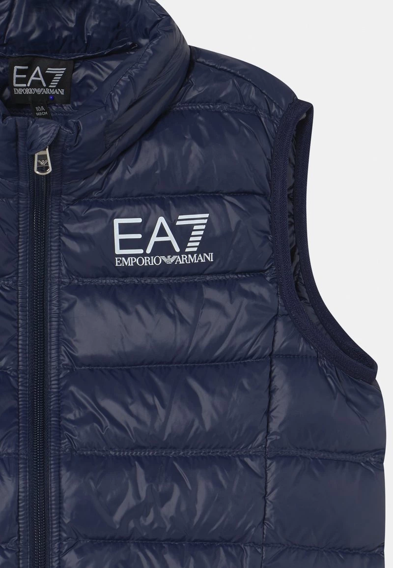 EA7 Emporio Armani TRAIN CORE BOY GIRL UNISEX Veste Sans Manches Dark Blue 3 EA7 Emporio Armani TRAIN CORE BOY GIRL UNISEX Veste Sans Manches Dark Blue – Image 3