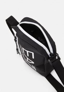 EA7 Emporio Armani UNISEX Sac Bandoulière Black/white 8 EA7 Emporio Armani UNISEX Sac Bandoulière Black/white -EA7 Emporio Armani Soldes Magasin e8e7f98fb7514165882c604f6da02eb8