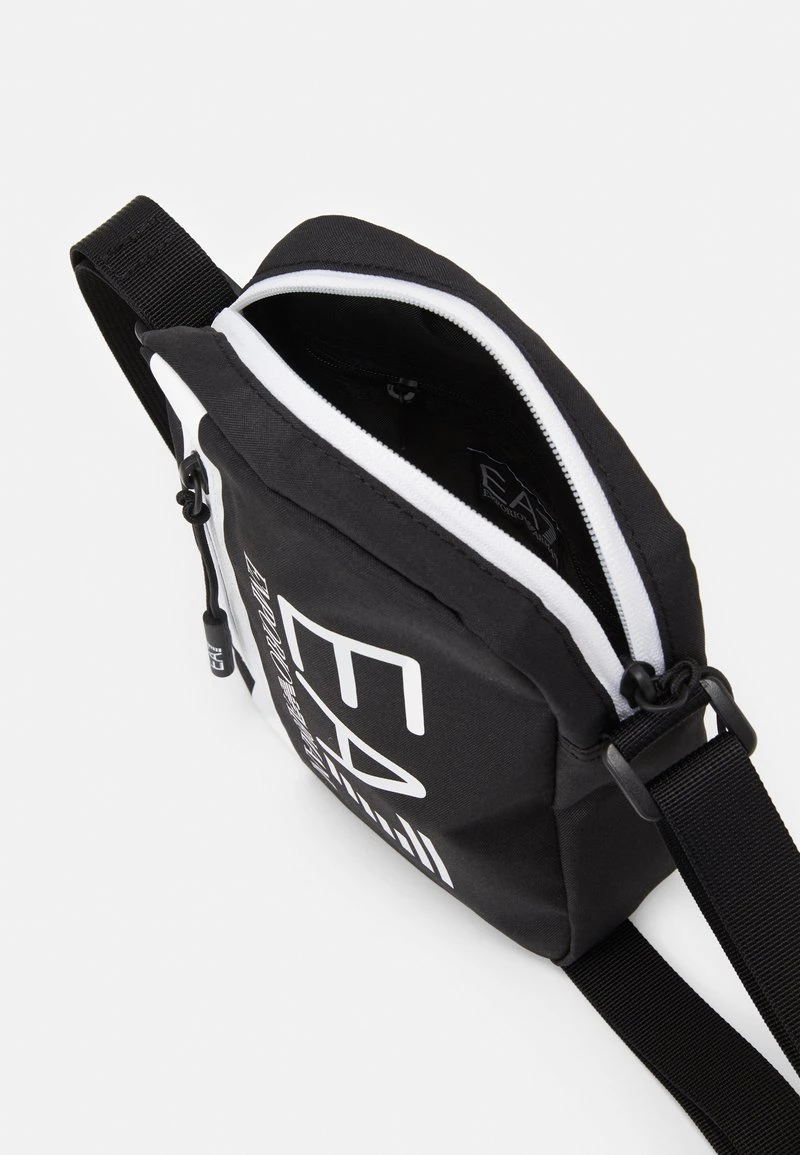 EA7 Emporio Armani UNISEX Sac Bandoulière Black/white 4 EA7 Emporio Armani UNISEX Sac Bandoulière Black/white – Image 4