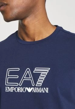 EA7 Emporio Armani T Shirt Imprimé Dark Blue Homme -EA7 Emporio Armani Soldes Magasin efd8bfe335ef4541bb7c209c40772303