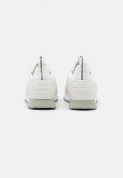 EA7 Emporio Armani Baskets Basses White Homme -EA7 Emporio Armani Soldes Magasin f73ba275ba2f44918d999dd0f5589de0