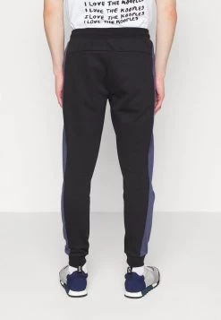 EA7 Emporio Armani TRACKSUIT Survêtement Black Homme 14 EA7 Emporio Armani TRACKSUIT Survêtement Black Homme -EA7 Emporio Armani Soldes Magasin ff06d24666684c0c8c3db0a61f1ce7ef